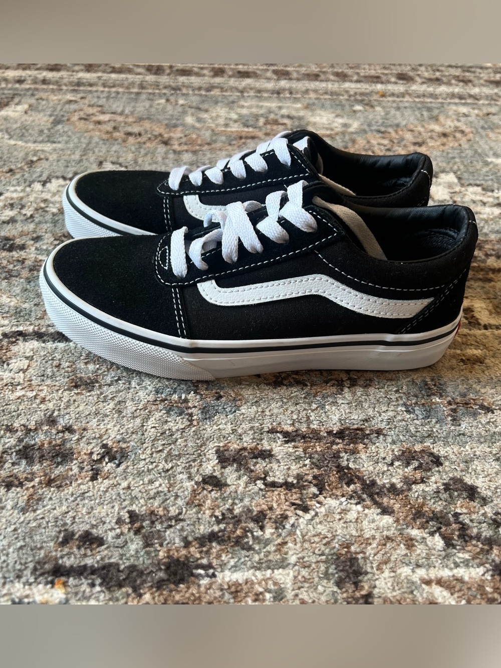 Vans Kids Old Skool Black and White Low-Top Sneakers